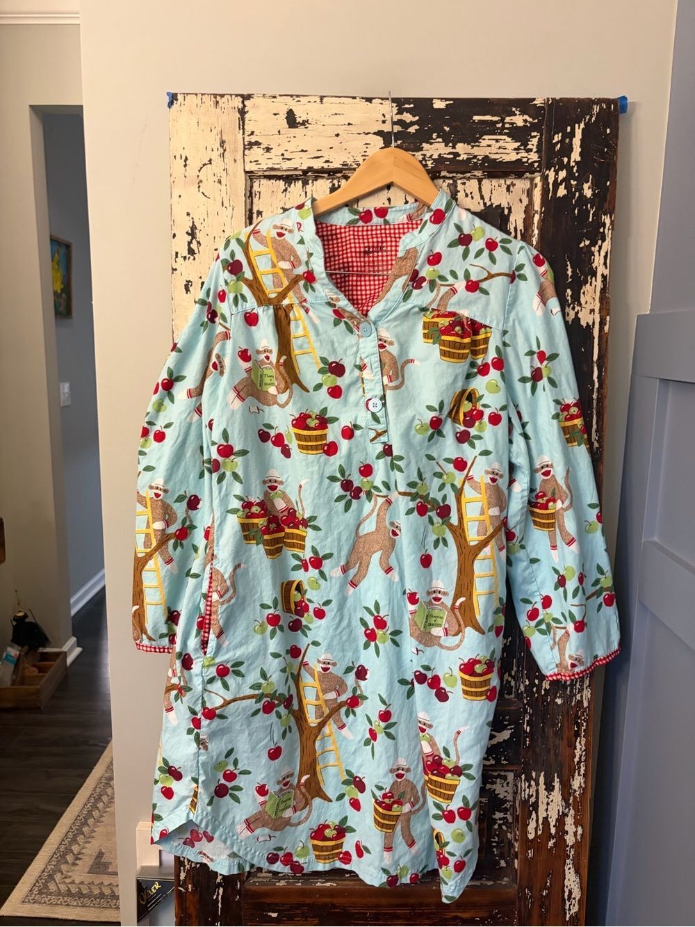 Nick & Nora Light Blue Apple Harvest sock monkeyNightshirt with pockets. XL.